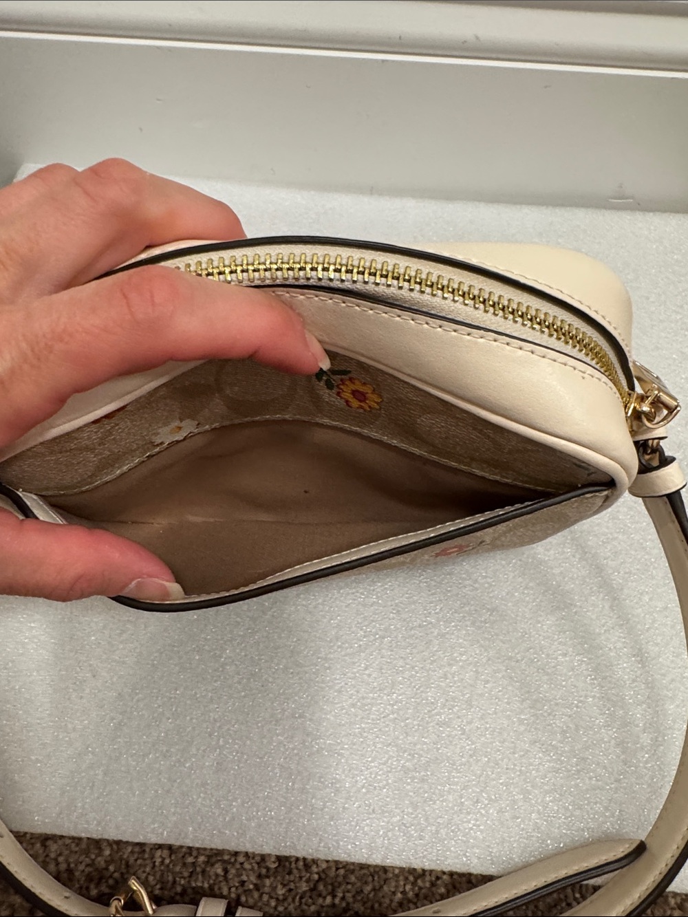 Coach Mini Jamie Camera crossbody Bag in Signature Canvas Ditsy floral Print - Picture 5 of 9